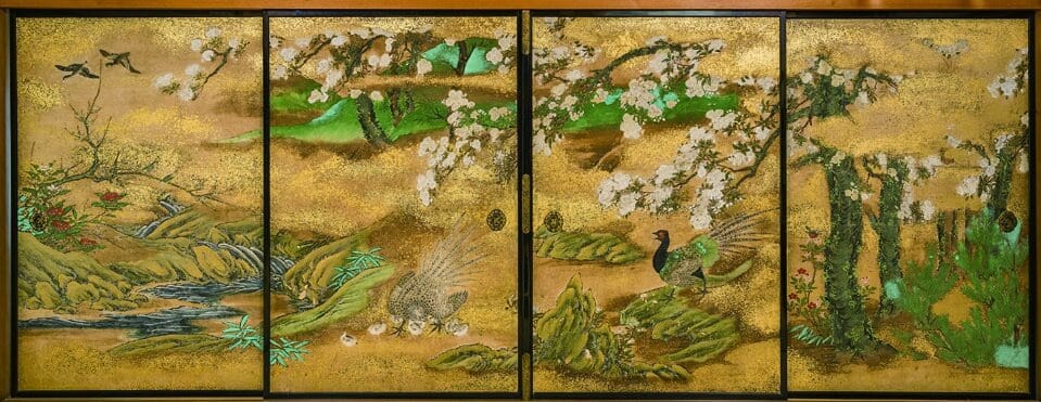 狩野宗眼重信《春景花鳥図襖》4面（17世紀初、宮越家蔵）。出典：中泊町『広報なかどまり』2025年6月号
